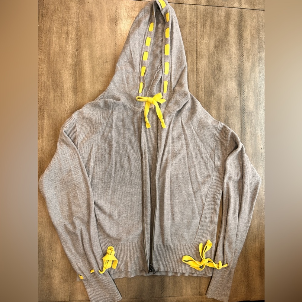 Woven zip-up, super cute and preppy
